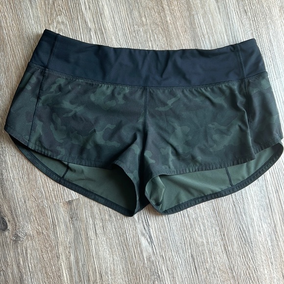 lululemon athletica Pants - Lululemon speed up low rise 2.5in camo shorts